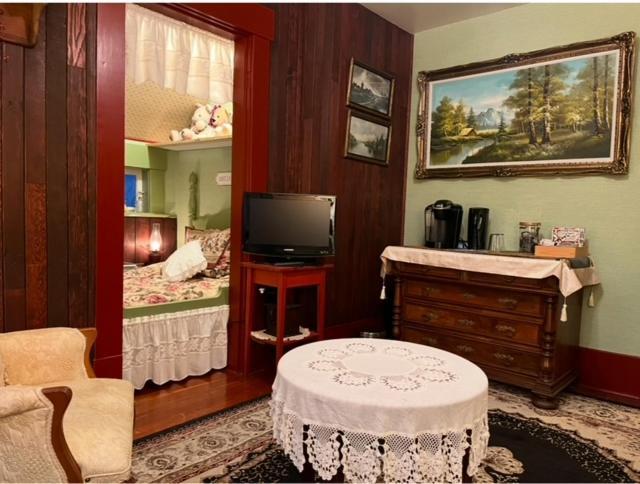 The Hazelhouse Bed and Breakfast Chilliwack Εξωτερικό φωτογραφία